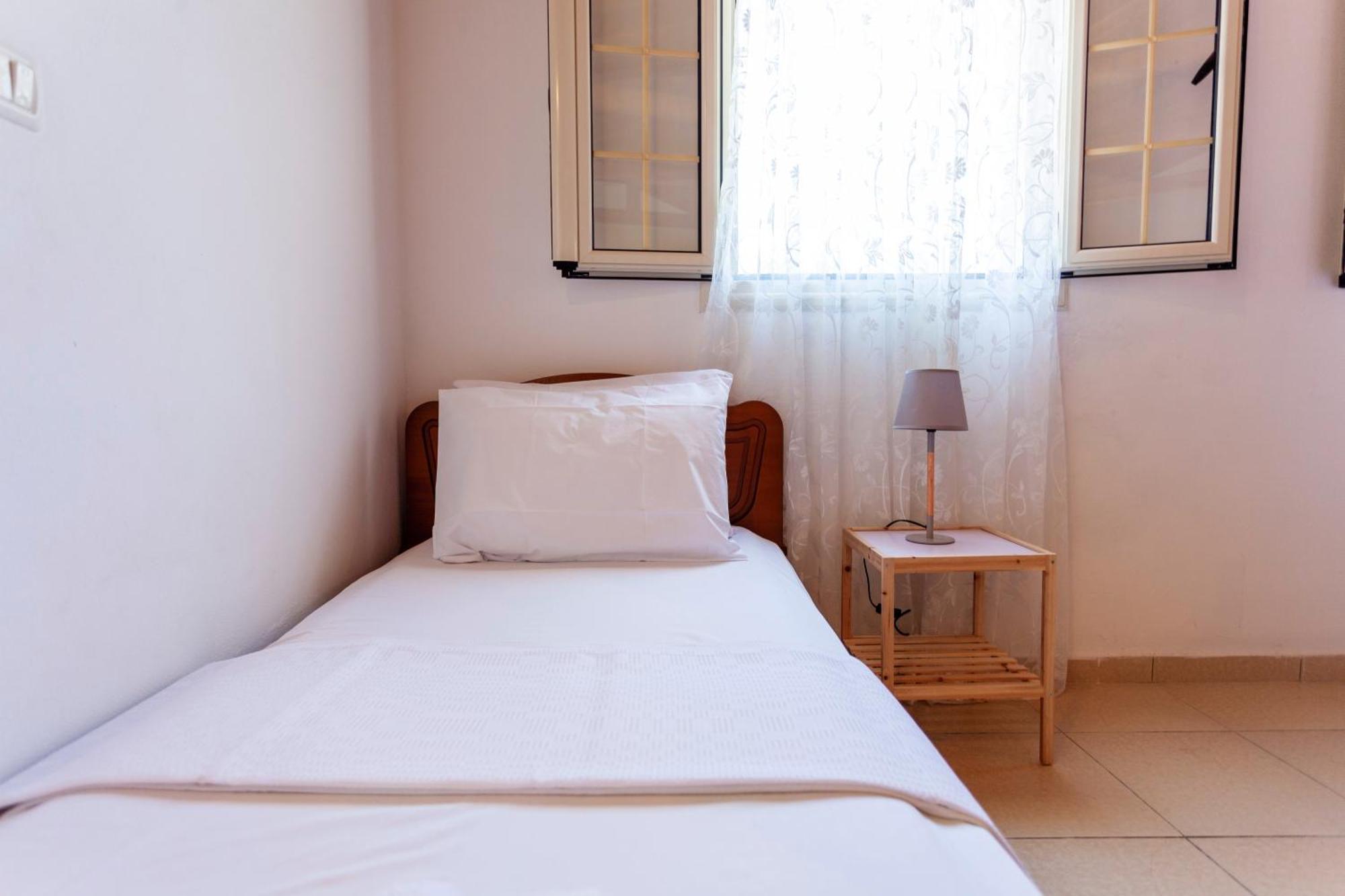 Retzos Rooms ฮีมาเรอ ภายนอก รูปภาพ